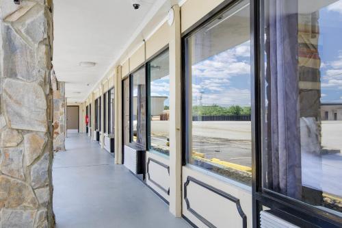 riverside inn and suites danville ceaser casino