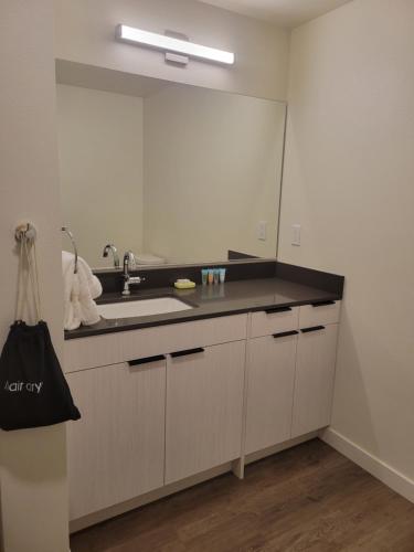 marina square suites