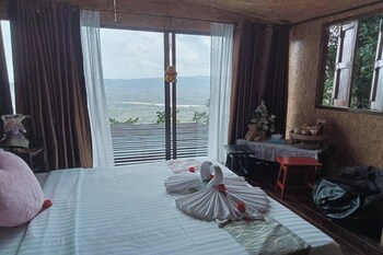 kuan khan lao the nine bistro