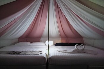 kuan khan lao the nine bistro