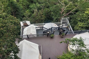 kuan khan lao the nine bistro