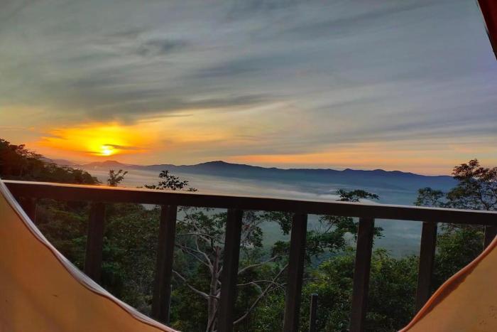 kuan khan lao the nine bistro