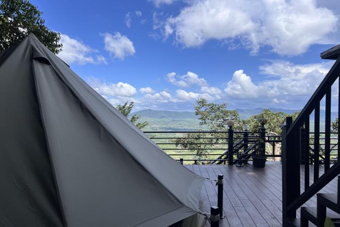 kuan khan lao the nine bistro