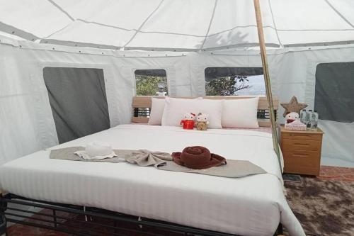 kuan khan lao the nine bistro