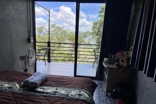 kuan khan lao the nine bistro