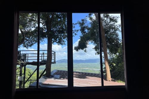 kuan khan lao the nine bistro