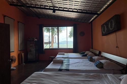 kuan khan lao the nine bistro