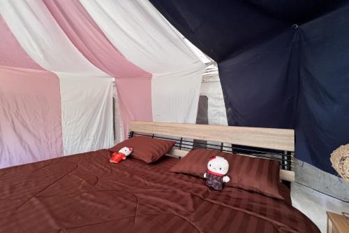 kuan khan lao the nine bistro