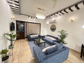 bedchambers serviced apartments south