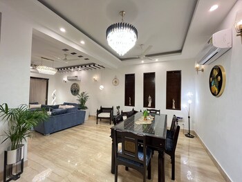 bedchambers serviced apartments south