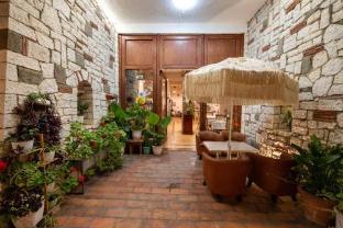 nika hotel rradhime