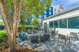 hilton garden inn charleston airport