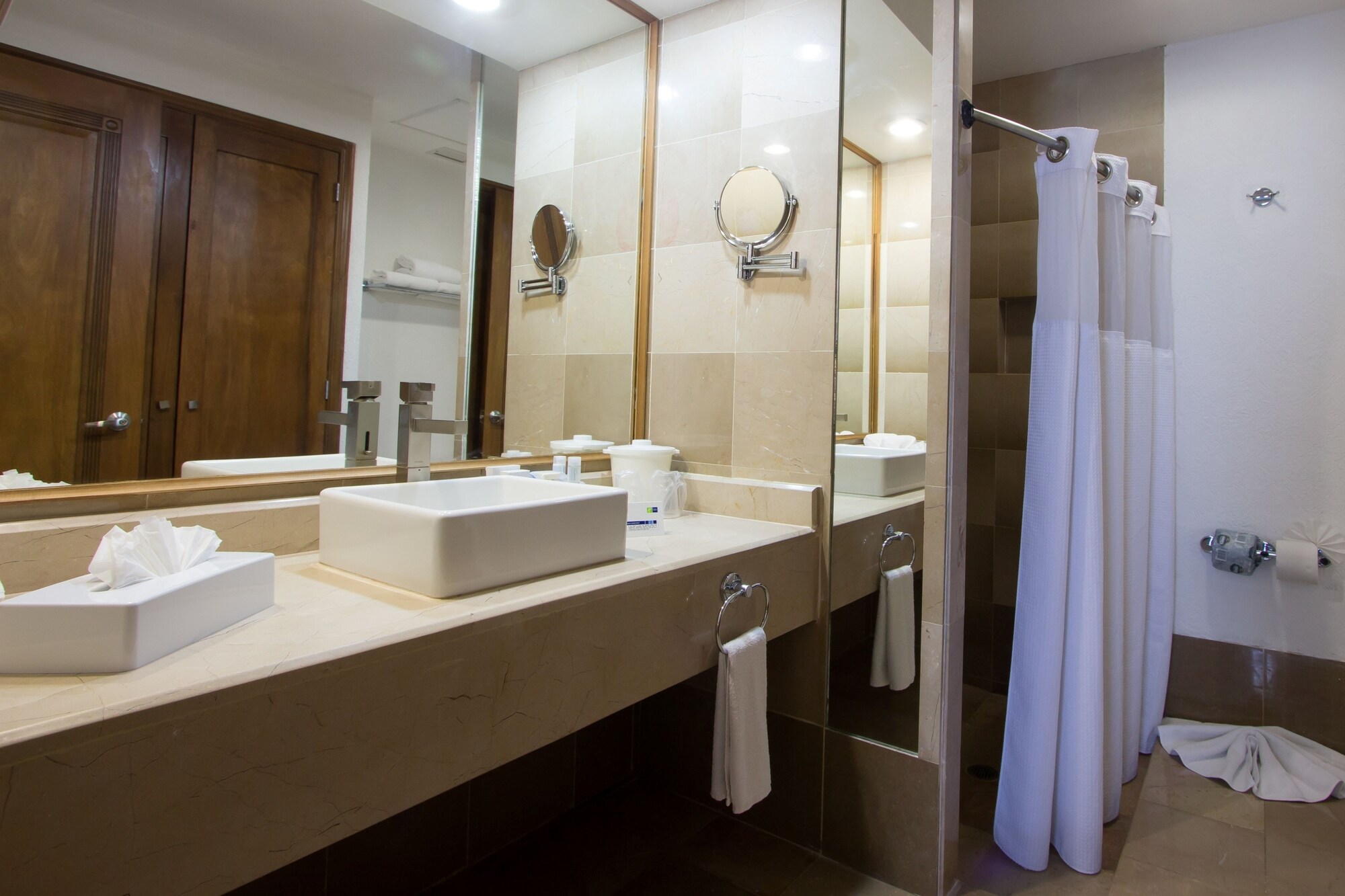 holiday inn express nuevo laredo by ihg