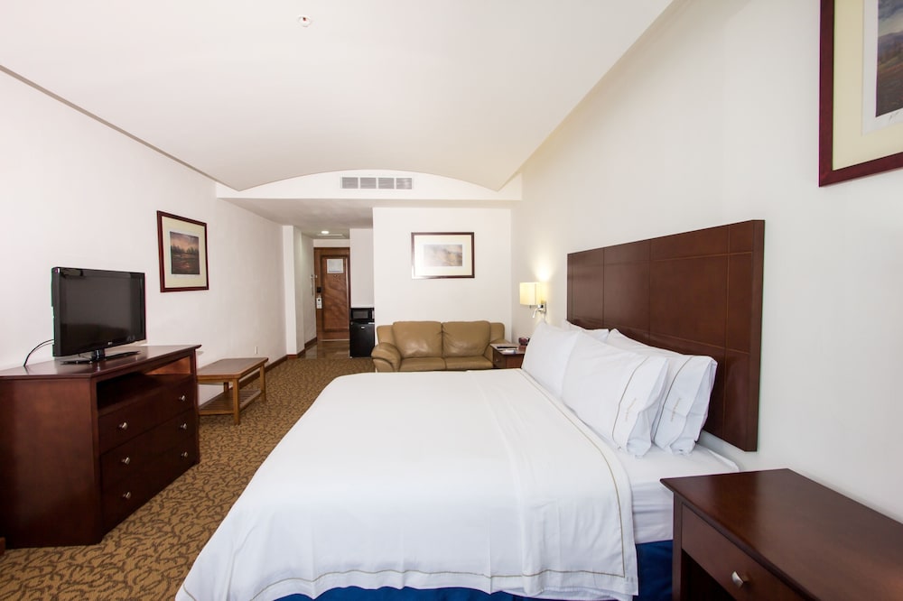 holiday inn express nuevo laredo by ihg