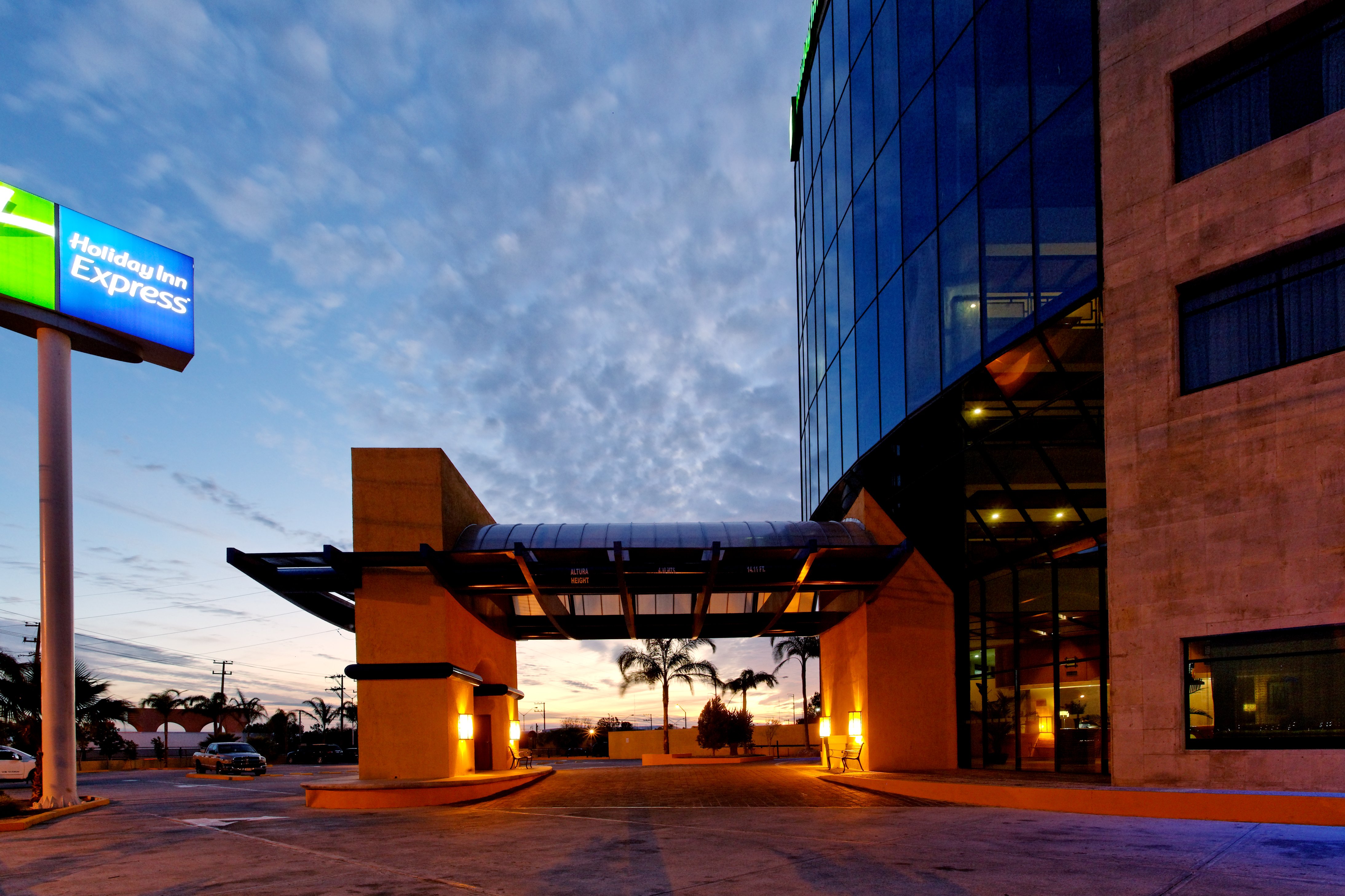 holiday inn express nuevo laredo by ihg