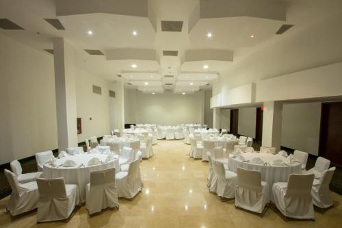 holiday inn express nuevo laredo by ihg