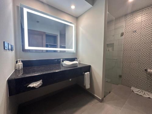 holiday inn express nuevo laredo by ihg