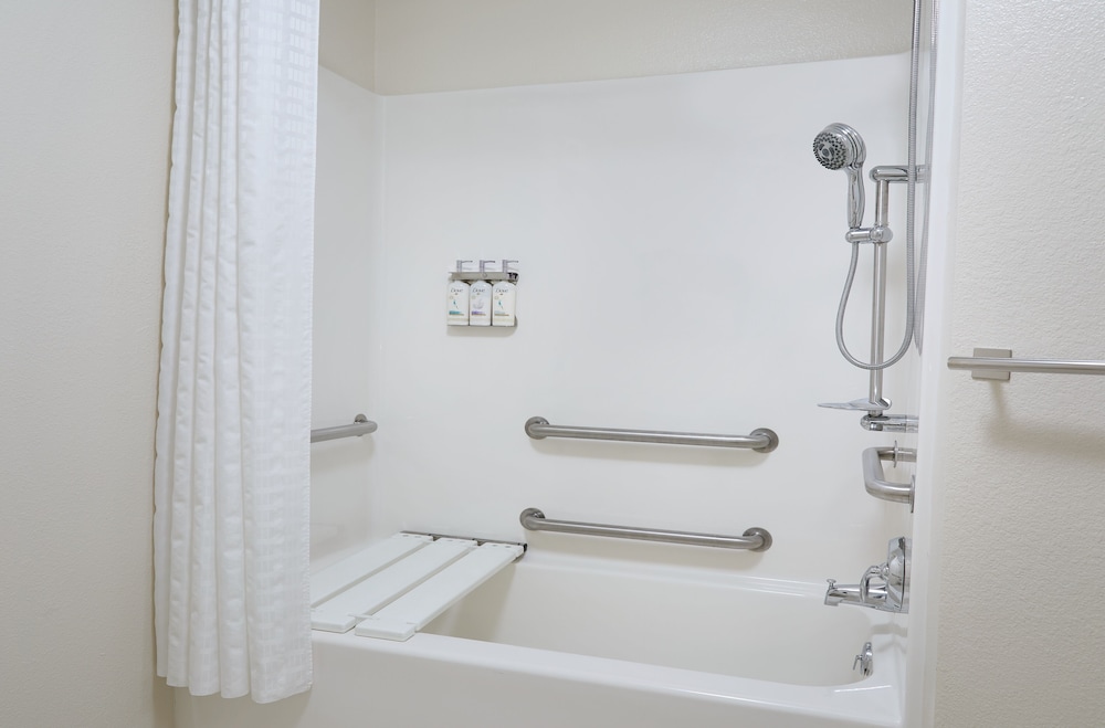 candlewood suites milwaukee airport by ihg