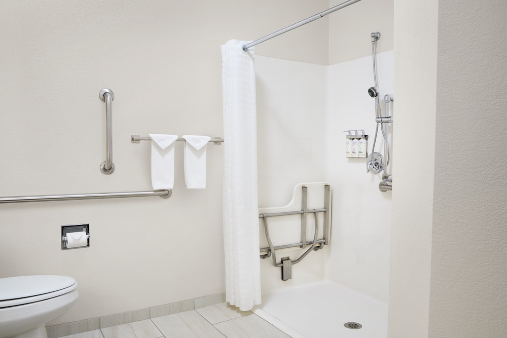 candlewood suites milwaukee airport by ihg