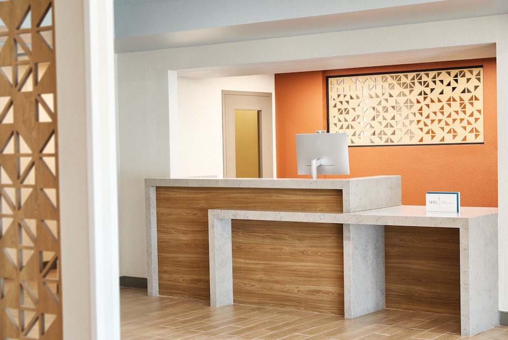 candlewood suites milwaukee airport by ihg