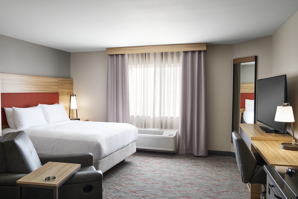 candlewood suites milwaukee airport by ihg