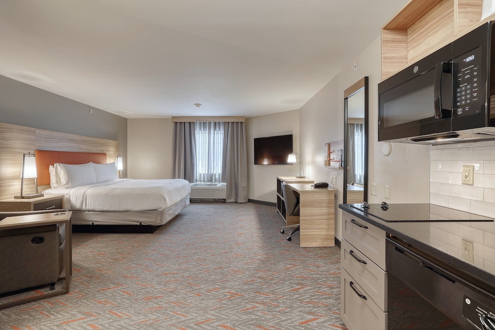 candlewood suites milwaukee airport by ihg