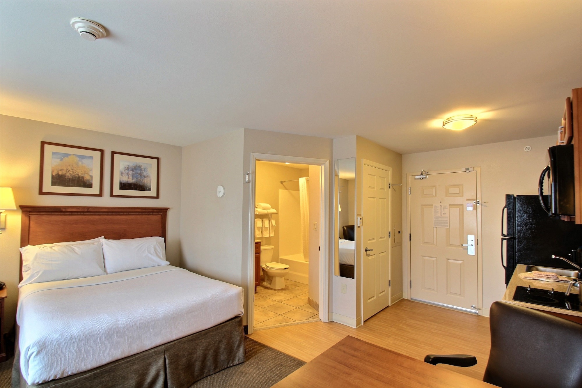 candlewood suites milwaukee airport by ihg