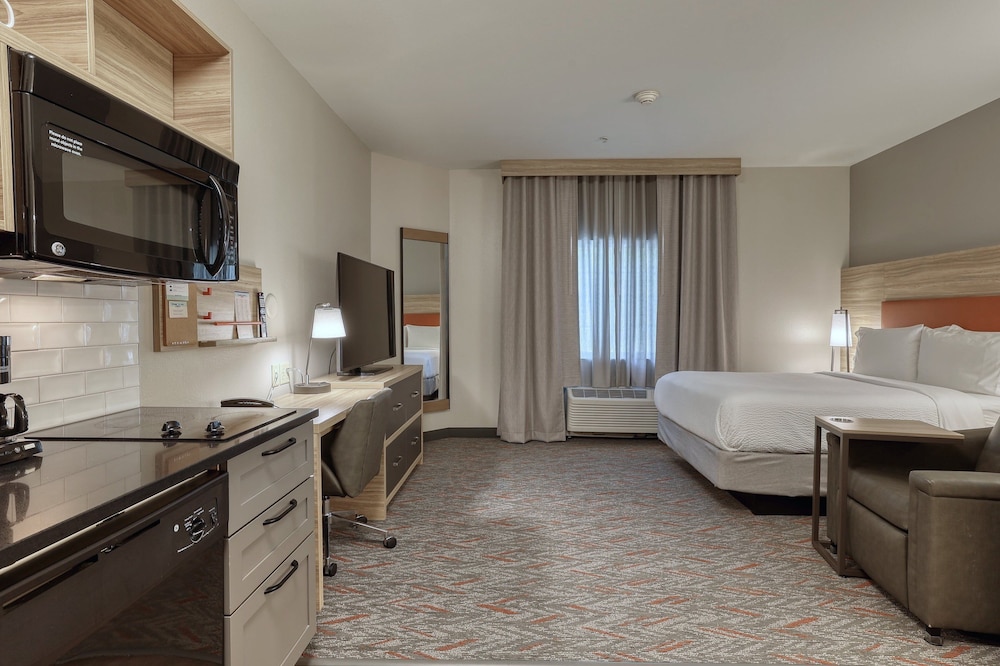 candlewood suites milwaukee airport by ihg