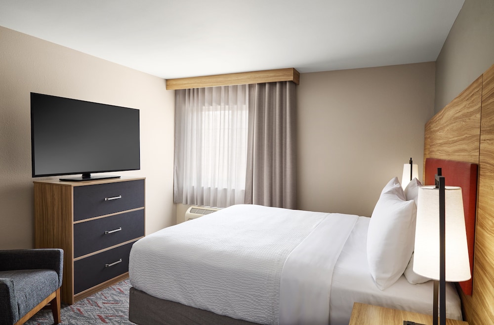 candlewood suites milwaukee airport by ihg