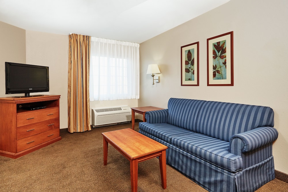 candlewood suites milwaukee airport by ihg