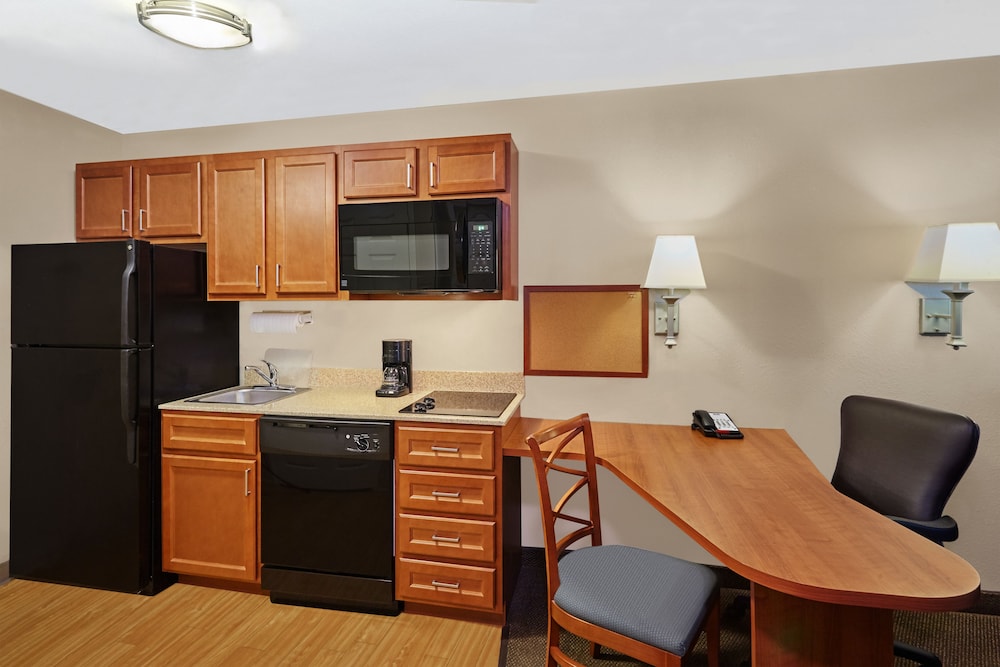 candlewood suites milwaukee airport by ihg