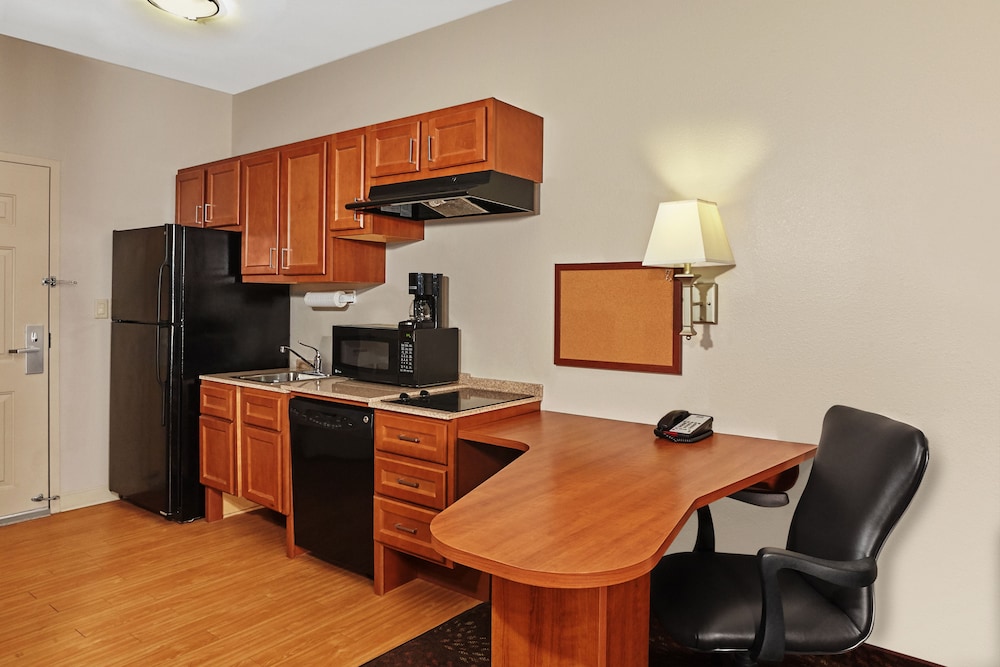 candlewood suites milwaukee airport by ihg