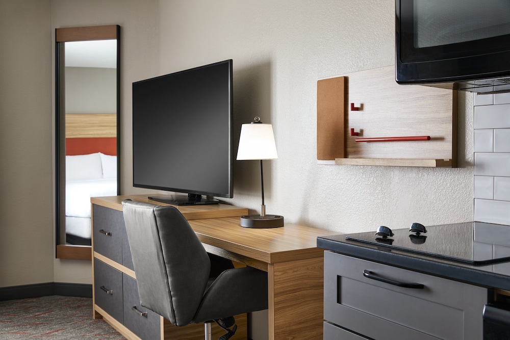 candlewood suites milwaukee airport by ihg
