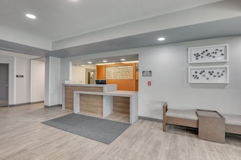 Candlewood Suites Milwaukee Airport By Ihg,Milwaukee>>Greendale,3 star