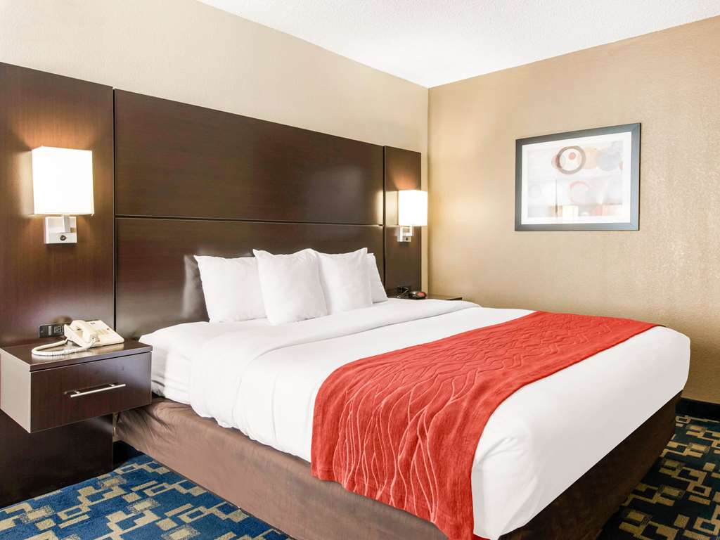 comfort inn and suites near universal orlando resort