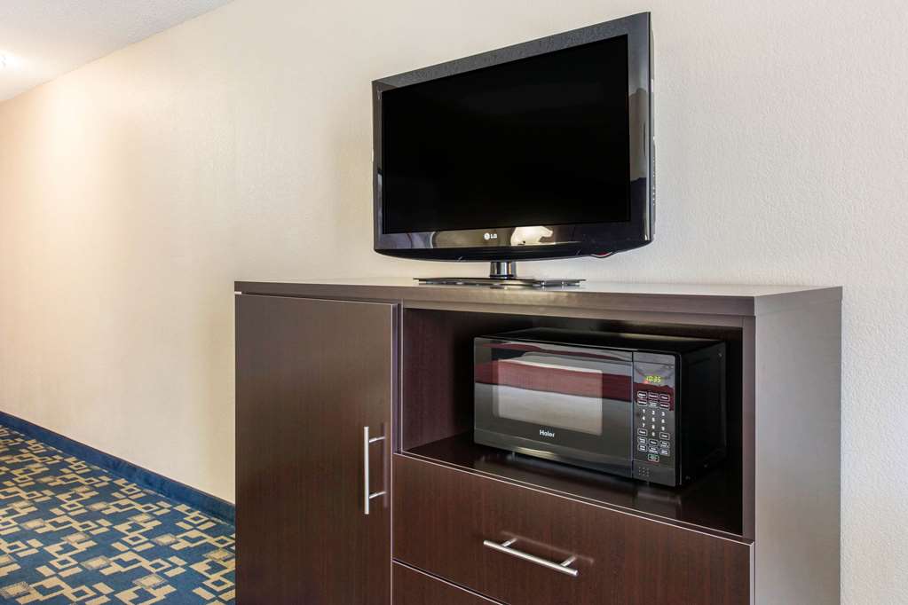 comfort inn and suites near universal orlando resort