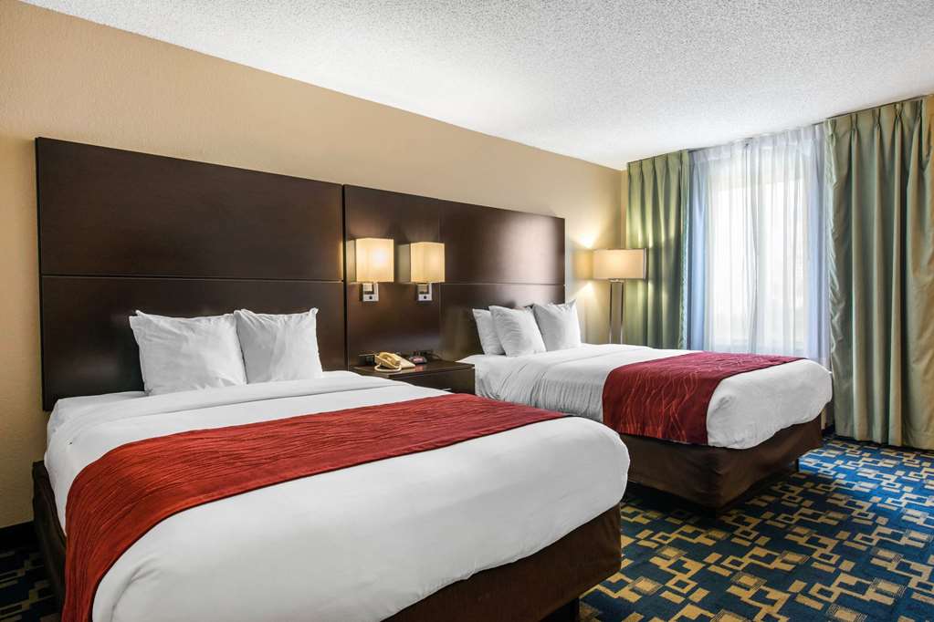 comfort inn and suites near universal orlando resort
