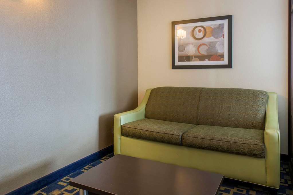 comfort inn and suites near universal orlando resort