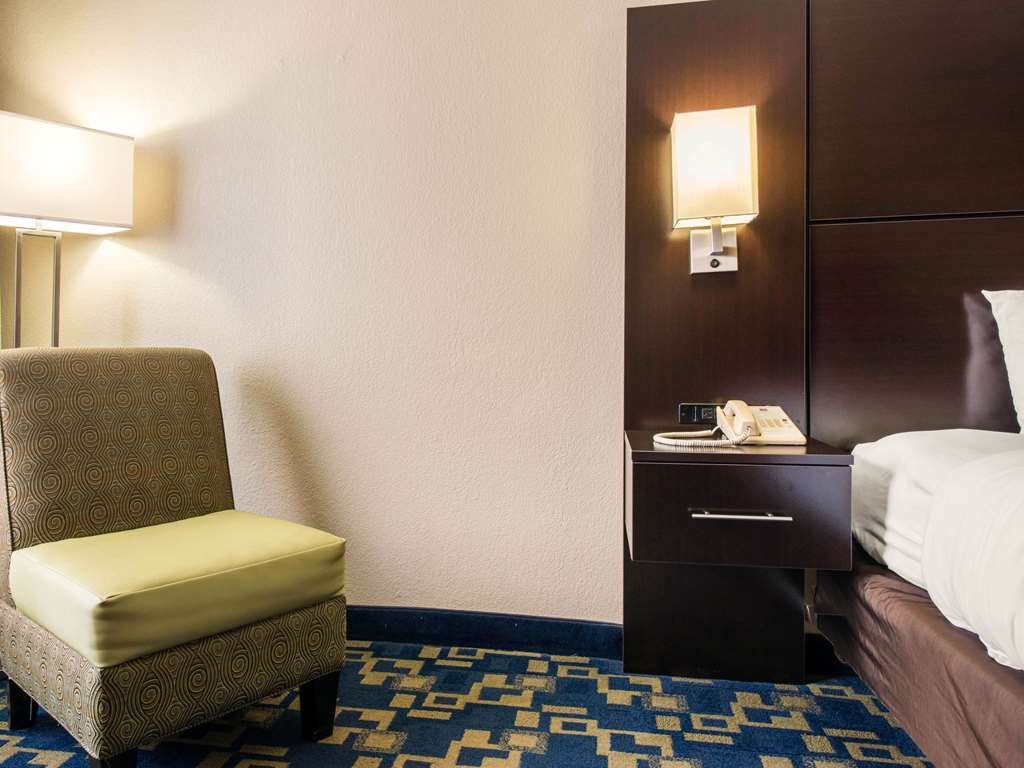 comfort inn and suites near universal orlando resort