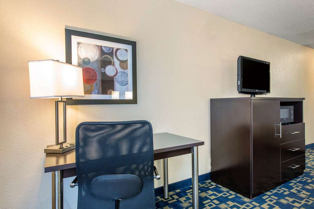 comfort inn and suites near universal orlando resort