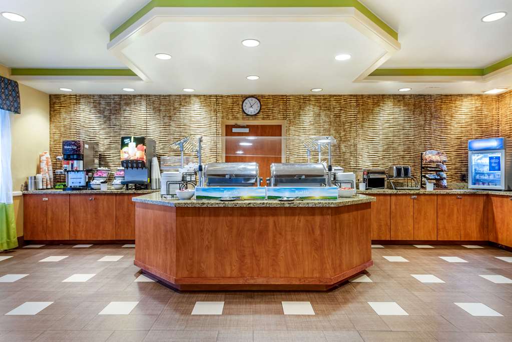 comfort inn and suites near universal orlando resort