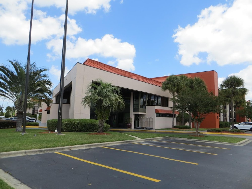 grand hotel orlando at universal boulevard