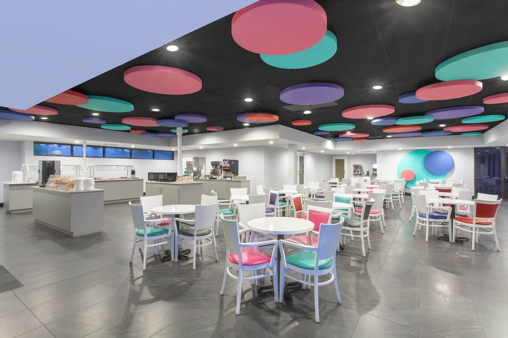 grand hotel orlando at universal boulevard