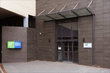holiday inn express birmingham snow hill by ihg
