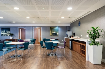 holiday inn express birmingham snow hill by ihg