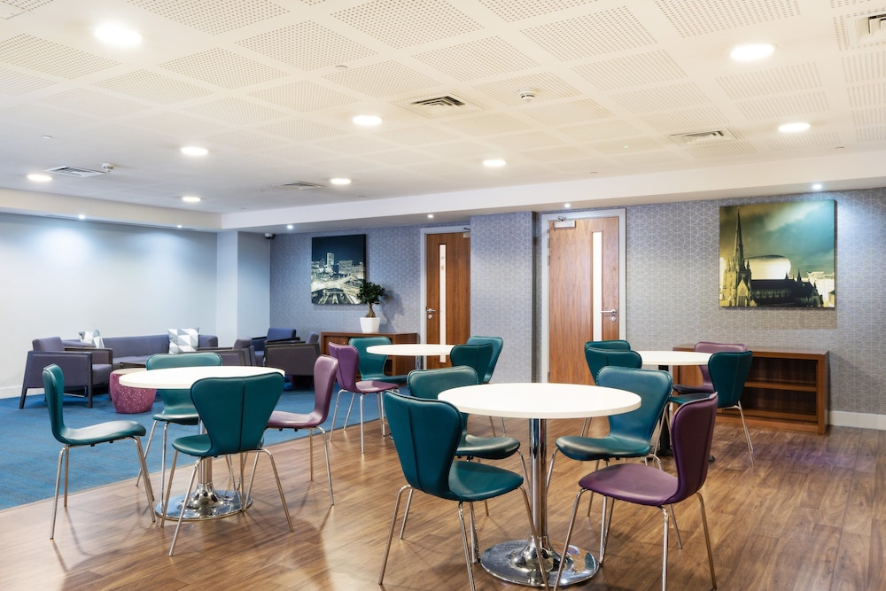 holiday inn express birmingham snow hill by ihg