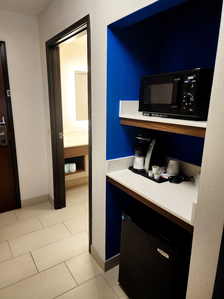 holiday inn express and suites chicago south lansing