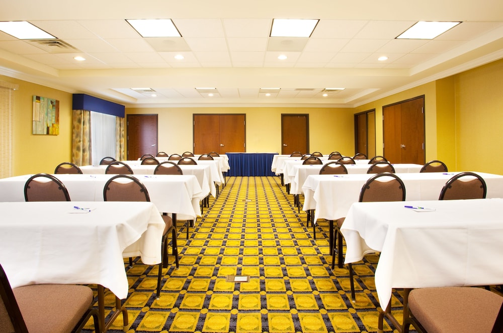 holiday inn express and suites chicago south lansing
