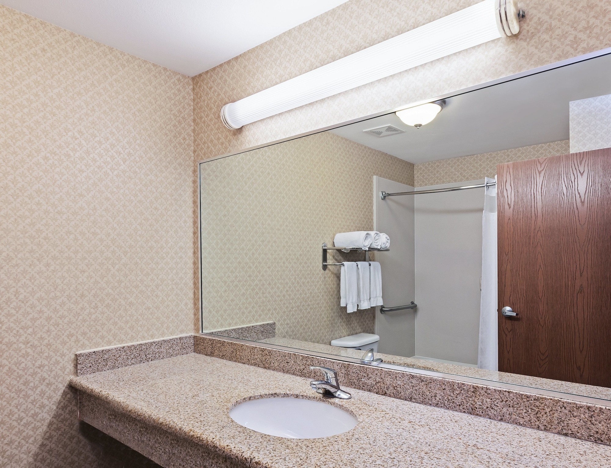 holiday inn express and suites laredo event center area