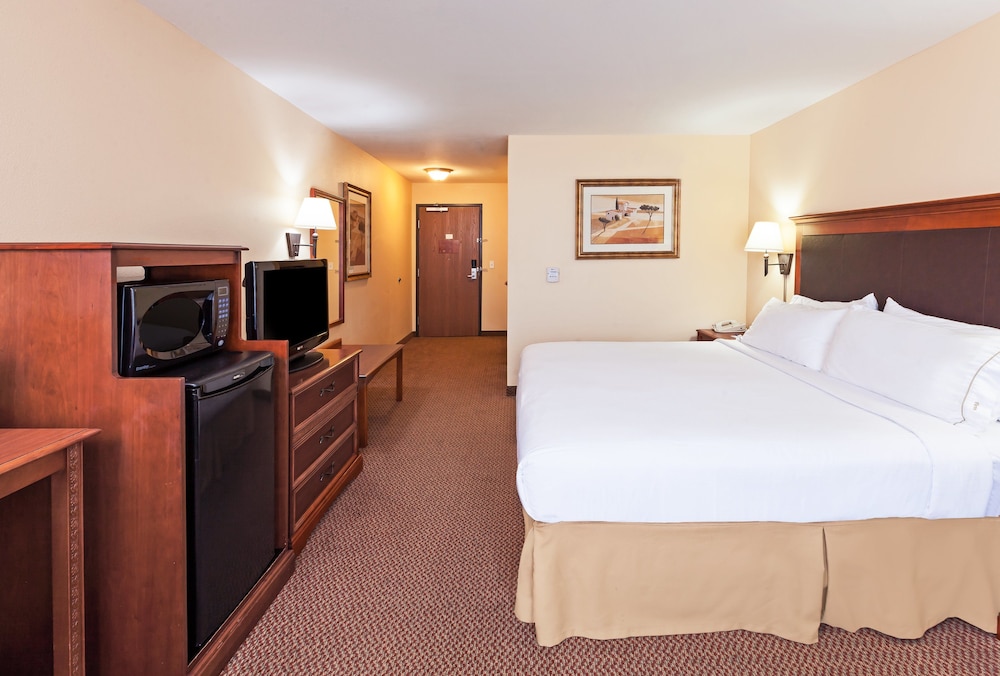 holiday inn express and suites laredo event center area